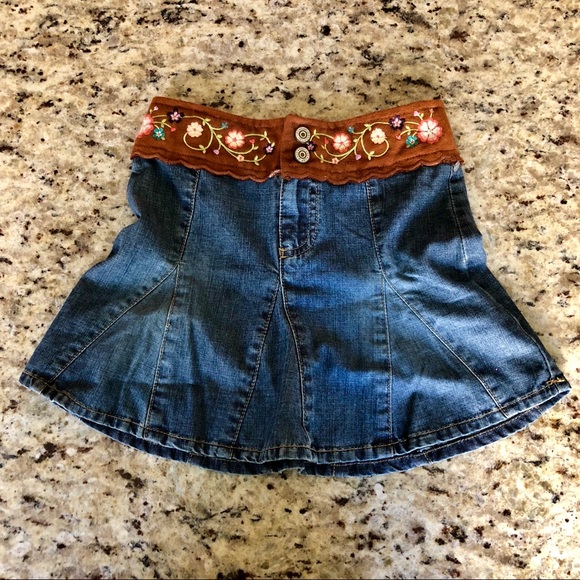 NWT Gap Kids Denim & Embroidered Suede Skirt, sz 4 - Picture 1 of 7